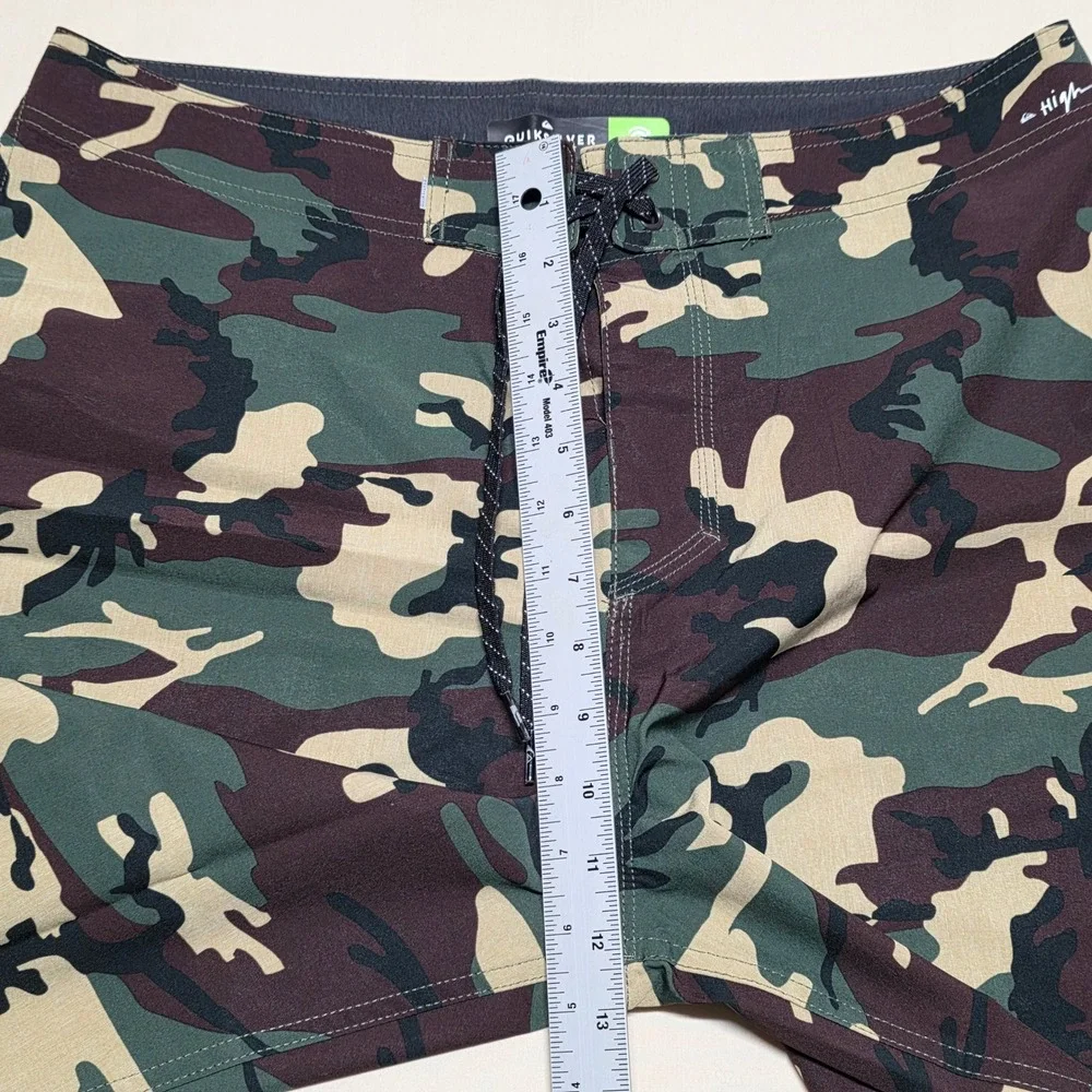 Quiksilver Highline Mens 32 Board Shorts 4-Way Stretch Camouflage Trunks